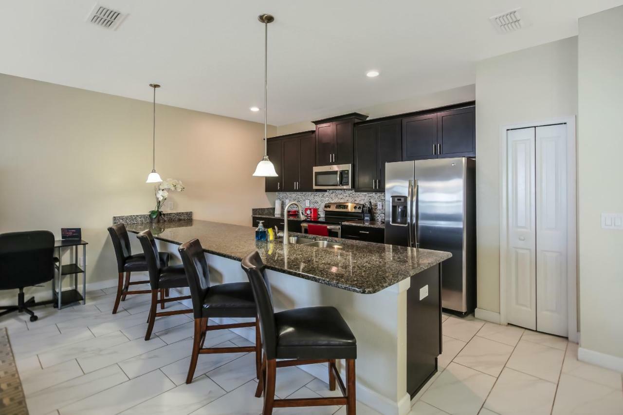 C - New 4 Bedroom Home - 5 Miles To Disney - Free Water Park - Private Pool 키시미 외부 사진