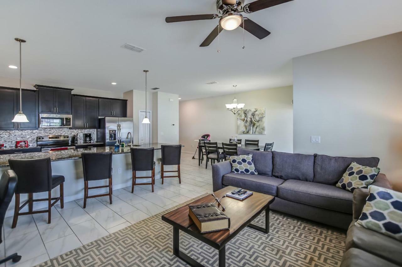 C - New 4 Bedroom Home - 5 Miles To Disney - Free Water Park - Private Pool 키시미 외부 사진