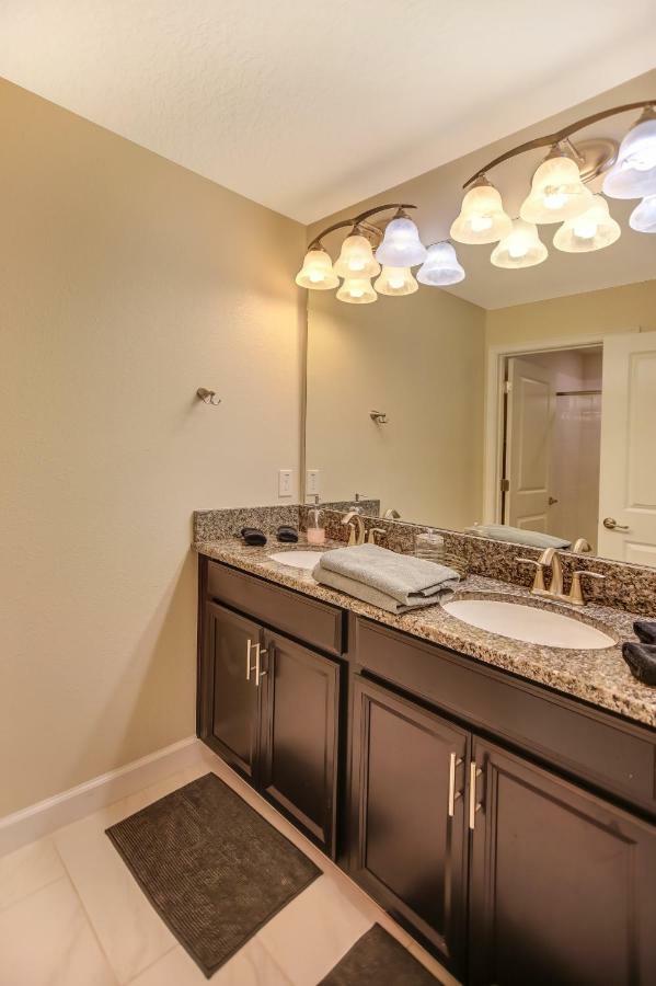 C - New 4 Bedroom Home - 5 Miles To Disney - Free Water Park - Private Pool 키시미 외부 사진
