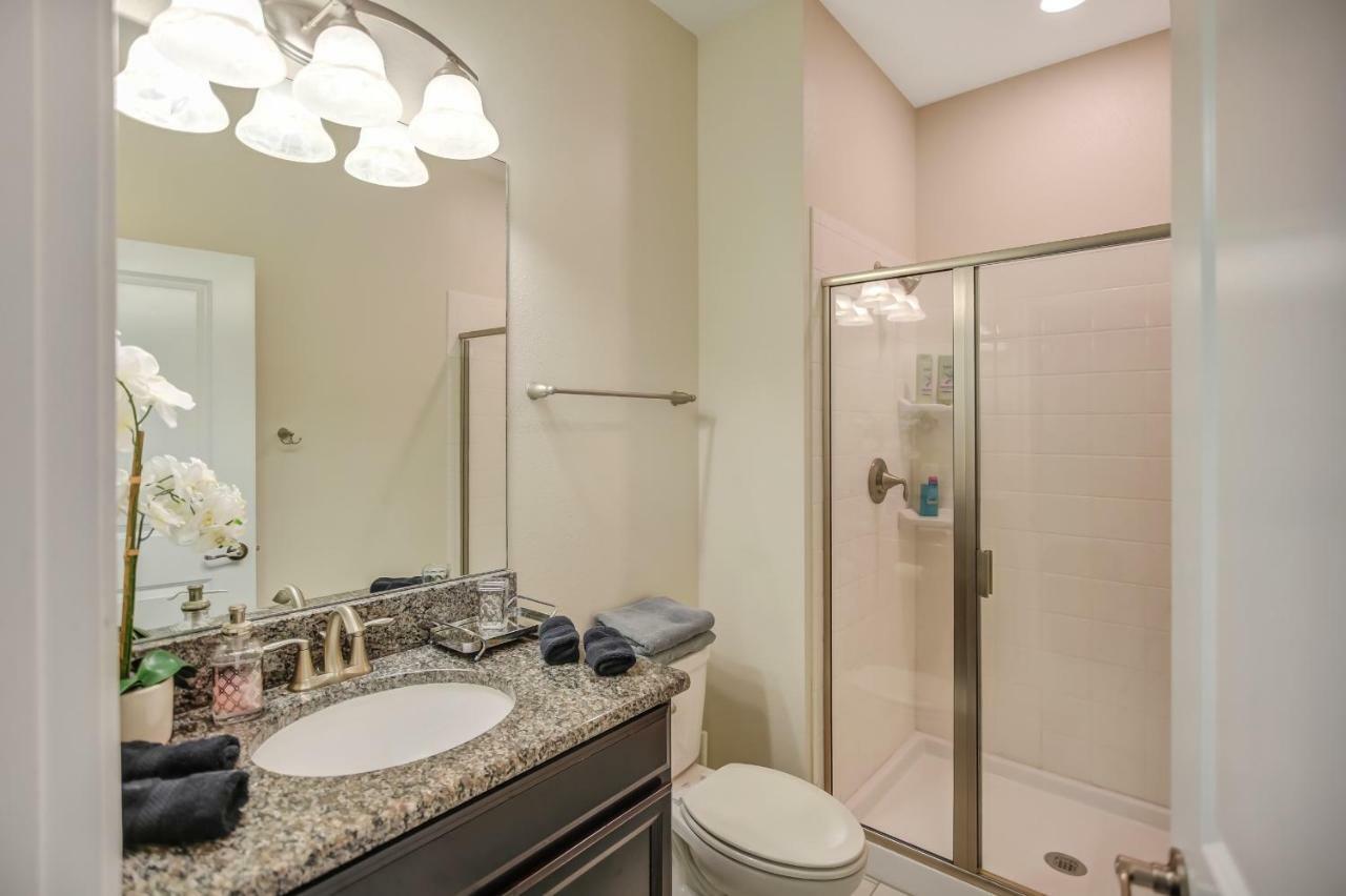 C - New 4 Bedroom Home - 5 Miles To Disney - Free Water Park - Private Pool 키시미 외부 사진